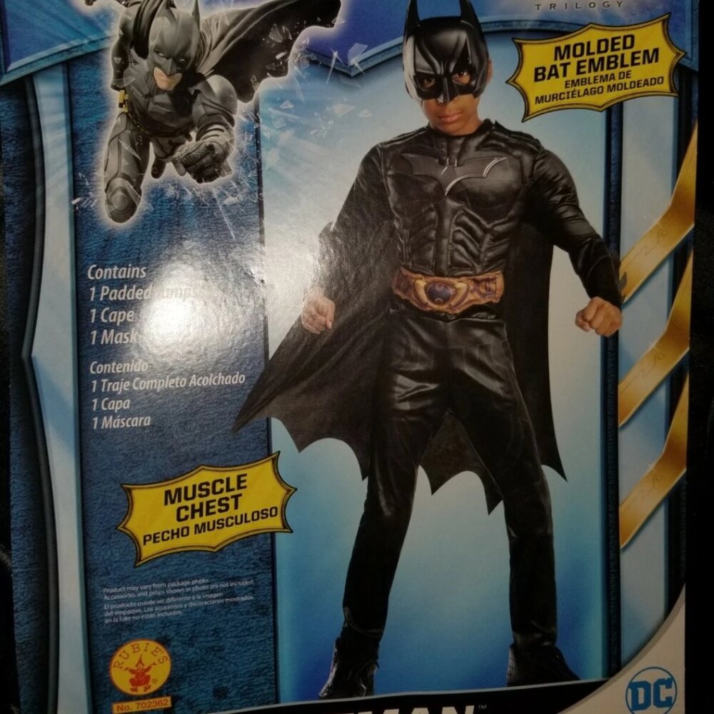 The Dark Knight Trilogy Batman Halloween Costume Boy sizeM (8-10) NIP Molded Bat
